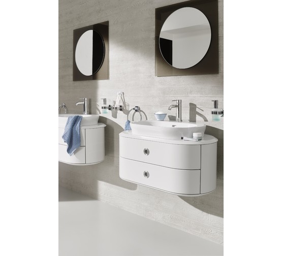 Смеситель для раковины Grohe Essence+  23589001 с донным клапаном