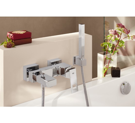 Смеситель для ванны GROHE Eurocube  23141000 с душевым гарнитуром