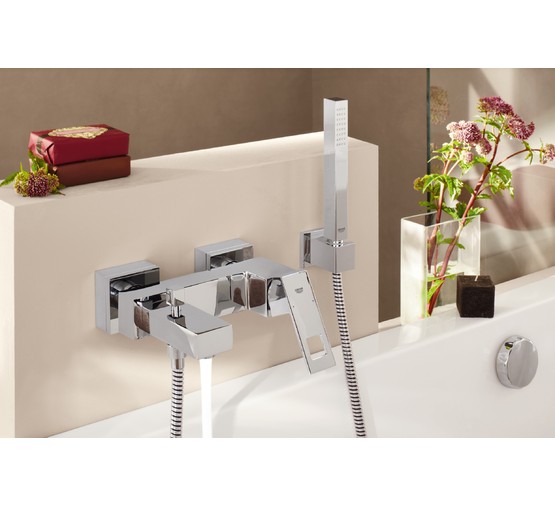 Смеситель для ванны GROHE Eurocube  23141000 с душевым гарнитуром