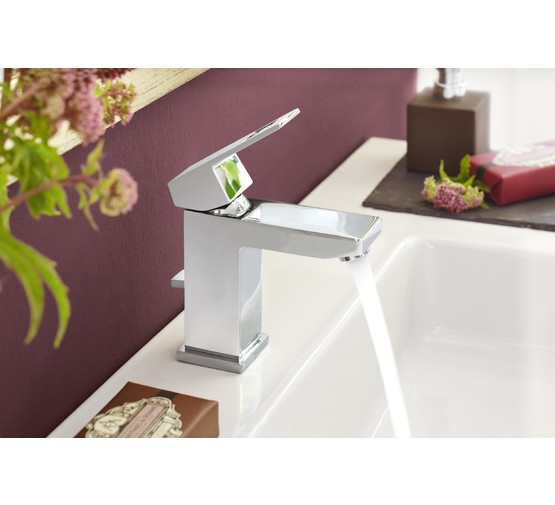 Смеситель для раковины Grohe Eurocube  23127000 с донным клапаном